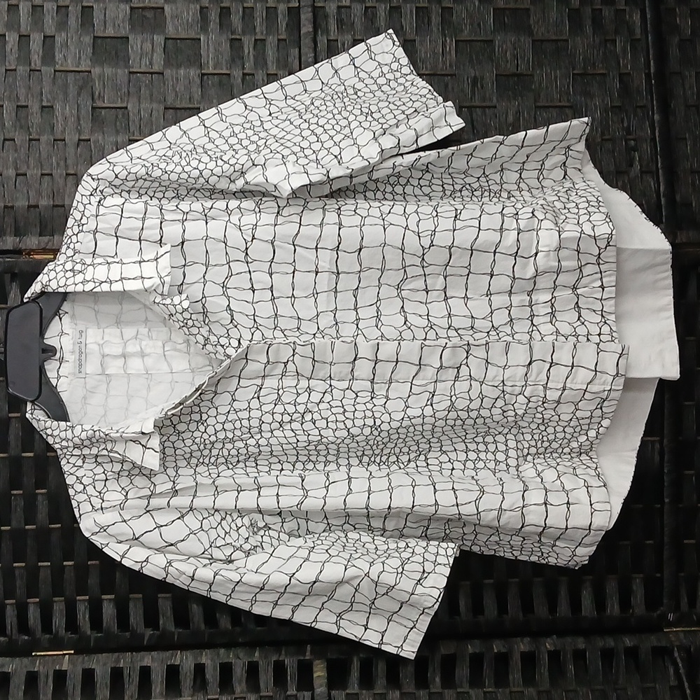 Snapdragon & Twig Artsy Blouse White/Black        Womens SZ L Alligator Print